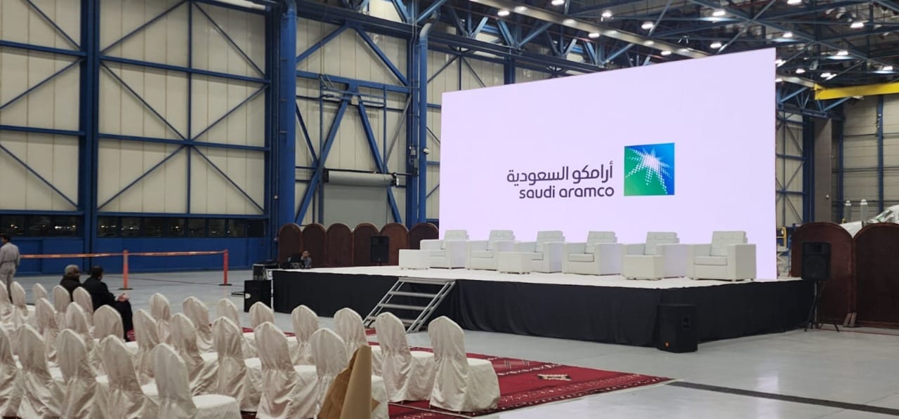 شاشات LED للمؤتمرات والفعاليات